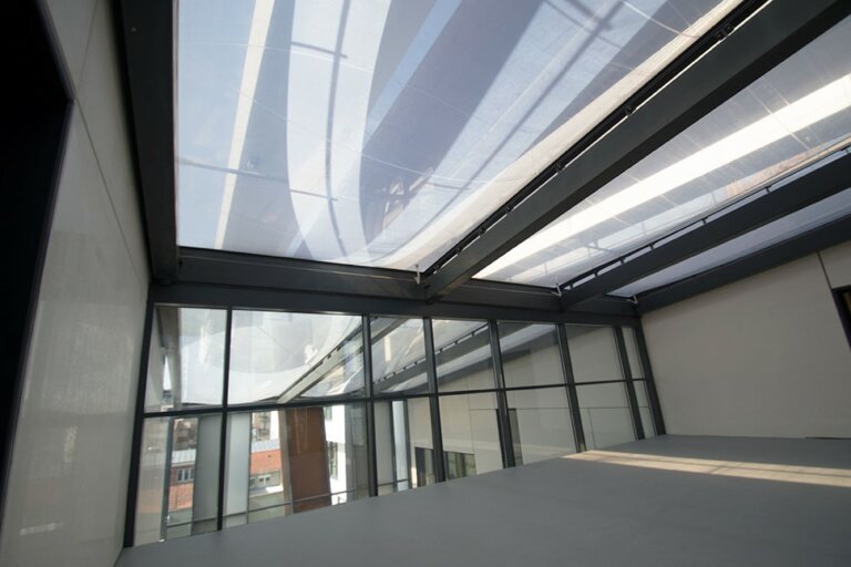 COUVERTURE-DÉCOLE-EN-COUSSINS-ETFE-